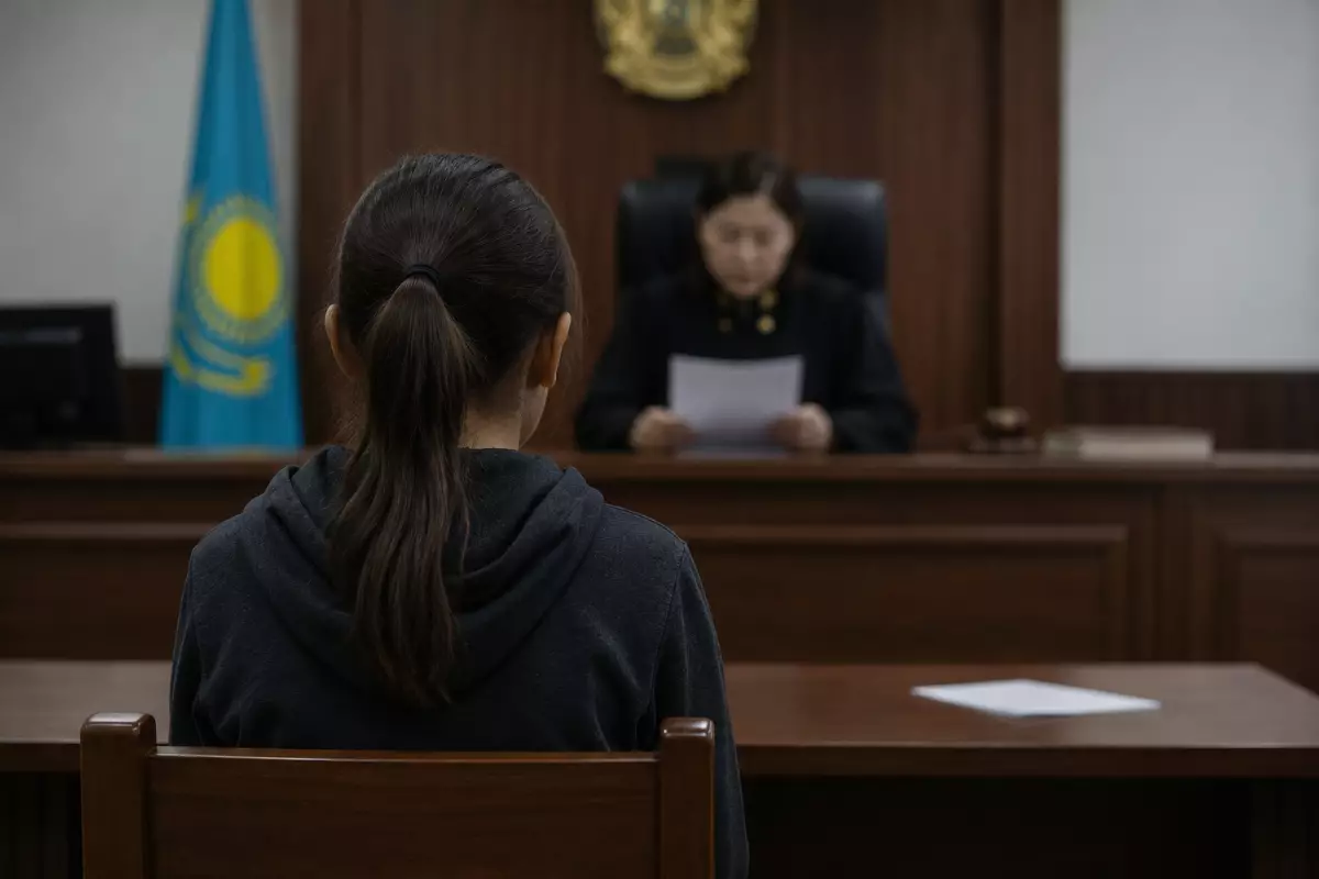 Банк судится с 11-летней сиротой из-за долга матери в 90 тысяч тенге
