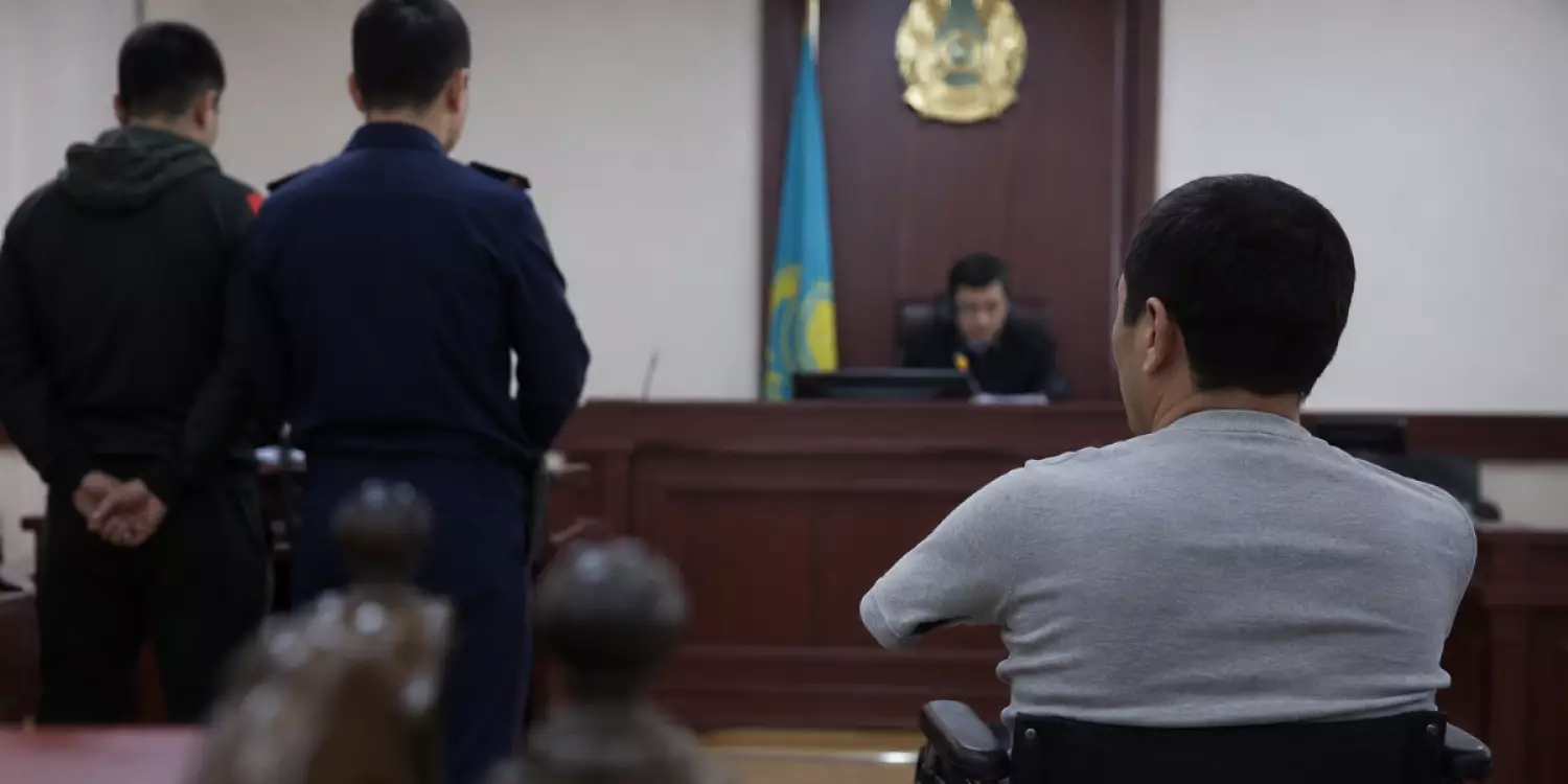  Қарағандыда сот қол-аяғы жоқ мүгедекті 9 жыл құлдықта ұстағандардың жазасын жеңілдетті