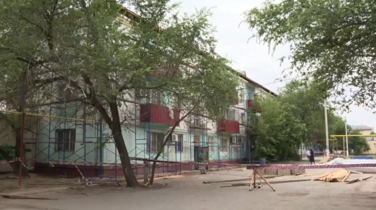 Жилые дома обновляют в Атырау