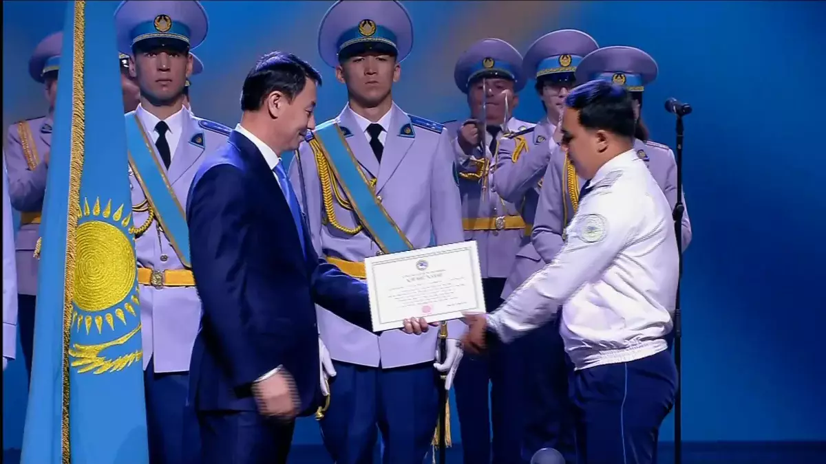 Полиция – ел қорғаны: Алматыда тәртіп сақшылары марапатталды