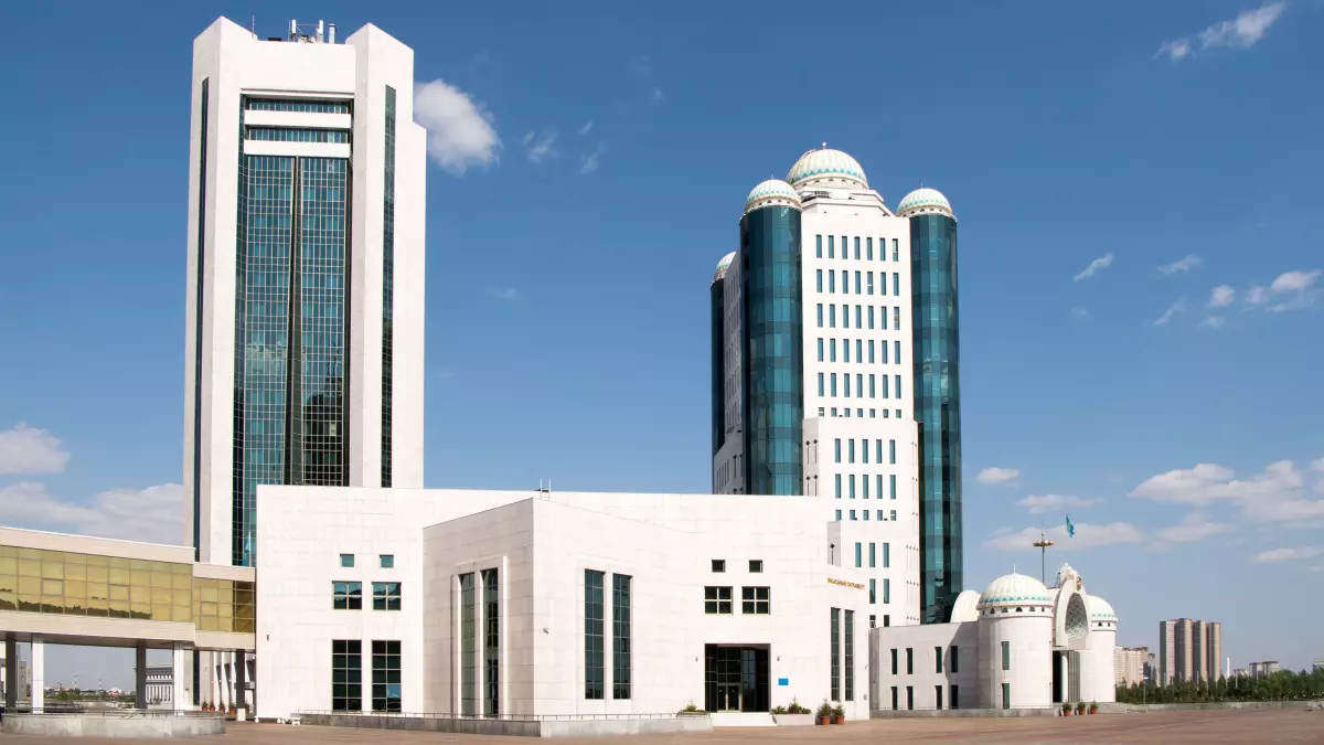 Парламент Палаталарының бірлескен отырысы өтеді: Қошанов Өкімге қол қойды