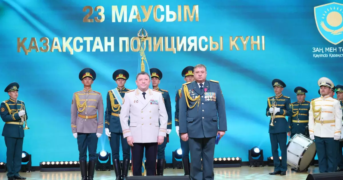  Қазақстан полициясы күніне орай Ұлттық ұлан әскери қызметкерлері марапатталды 