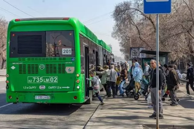 Алматыда автобус жүргізушісі жол үстінде қайтыс болды