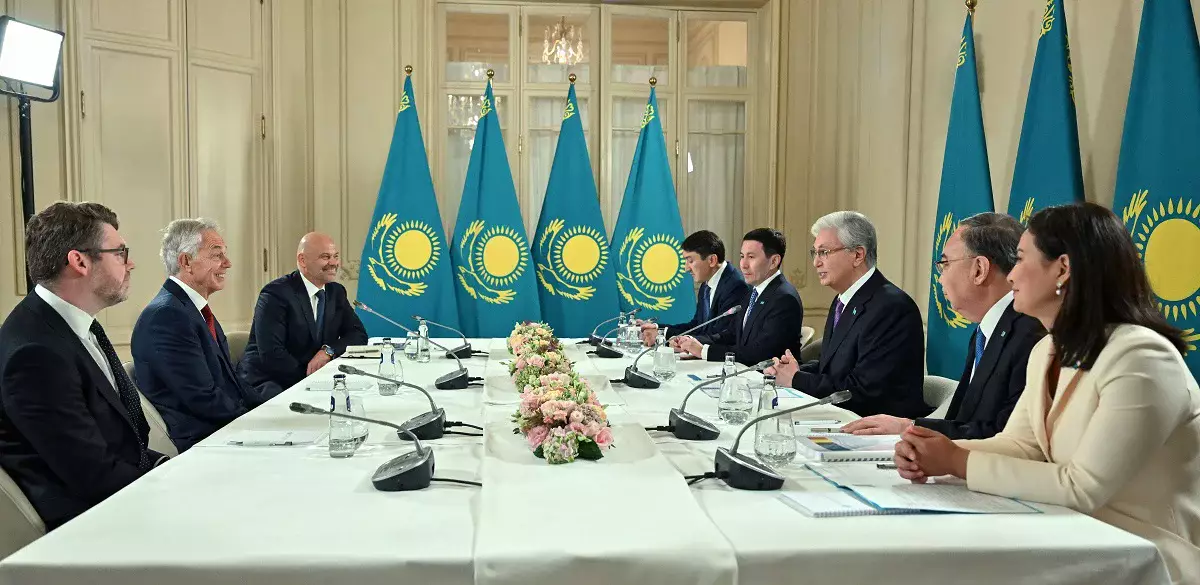 Президент Жаһандық өзгерістер институтының атқарушы төрағасы Тони Блэрмен кездесті