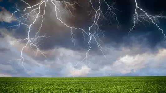 Ақтөбеде 19 жастағы жігітті найзағай соғып, көз жұмды