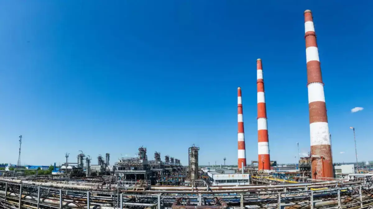 Казахстан продолжит поставки газа, несмотря на атаки на заводы в России