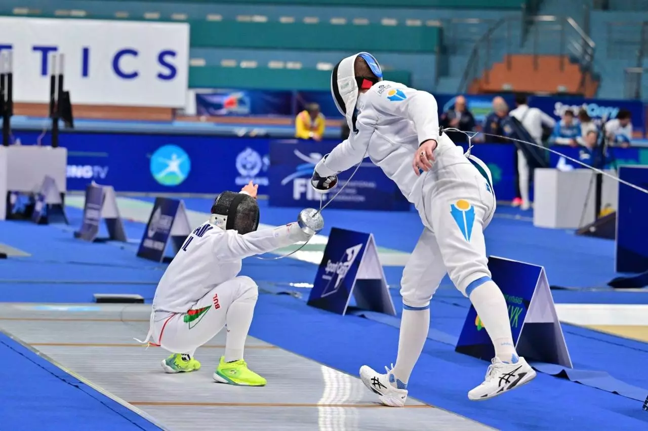 Казахстанские шпажисты завоевали золото чемпионата Азии