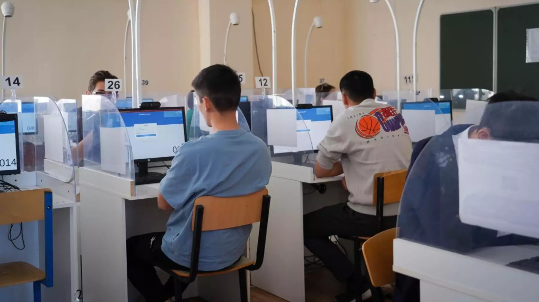 Алматыда 15 мыңнан астам түлек ҰБТ-ға қатысты