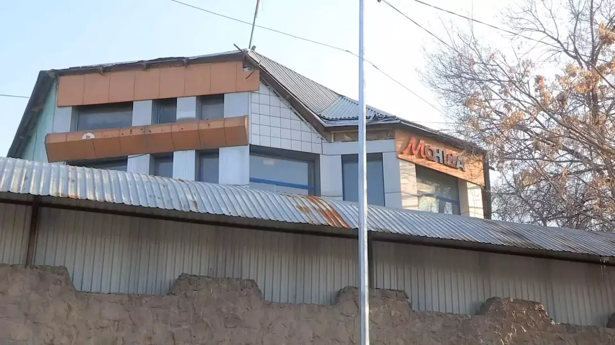 Шымкентте 18 жастағы қызды зорлады деп айыпталған жігіт сотта ақталды