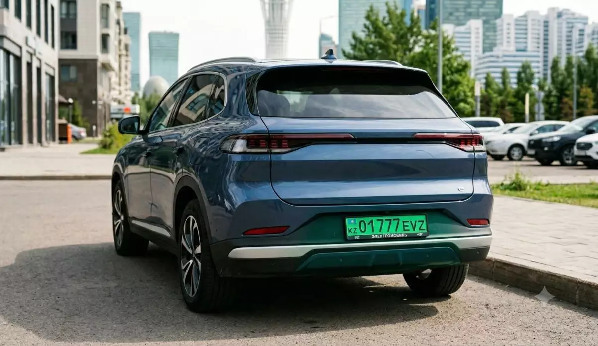 Қазақстанда автокөлік нөмірлерінің жаңа түсі пайда болады: Тоқаев заңға қол қойды