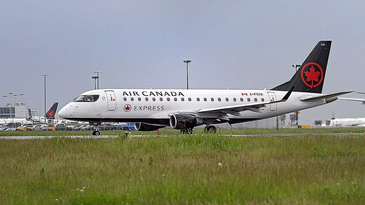 Рейс Air Canada с 61 пассажиром совершил экстренную посадку в Бостоне после того, как капитана отстранили от управления прямо в воздухе.