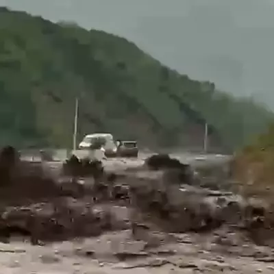 Автомобиль с людьми унесло селем: погибли шесть человек