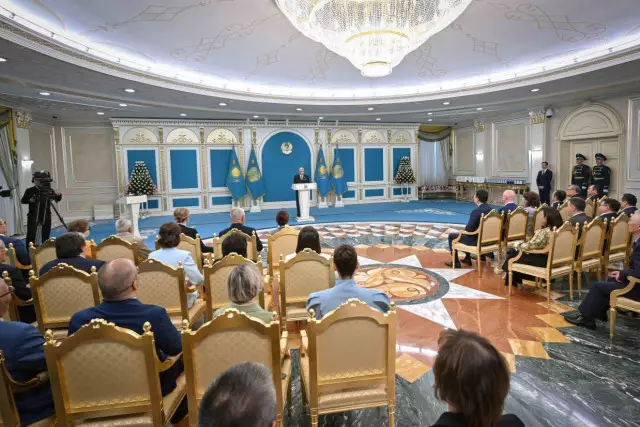 Региональным журналистам впервые вручат квартиры: Токаев объявил о расширении программы поддержки СМИ