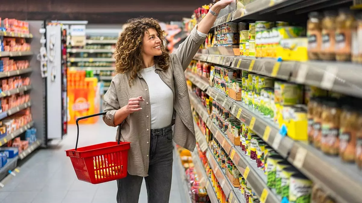 Шеф-повара раскрыли свои любимые продуктовые магазины и рассказали, где покупатели могут сэкономить больше всего денег.