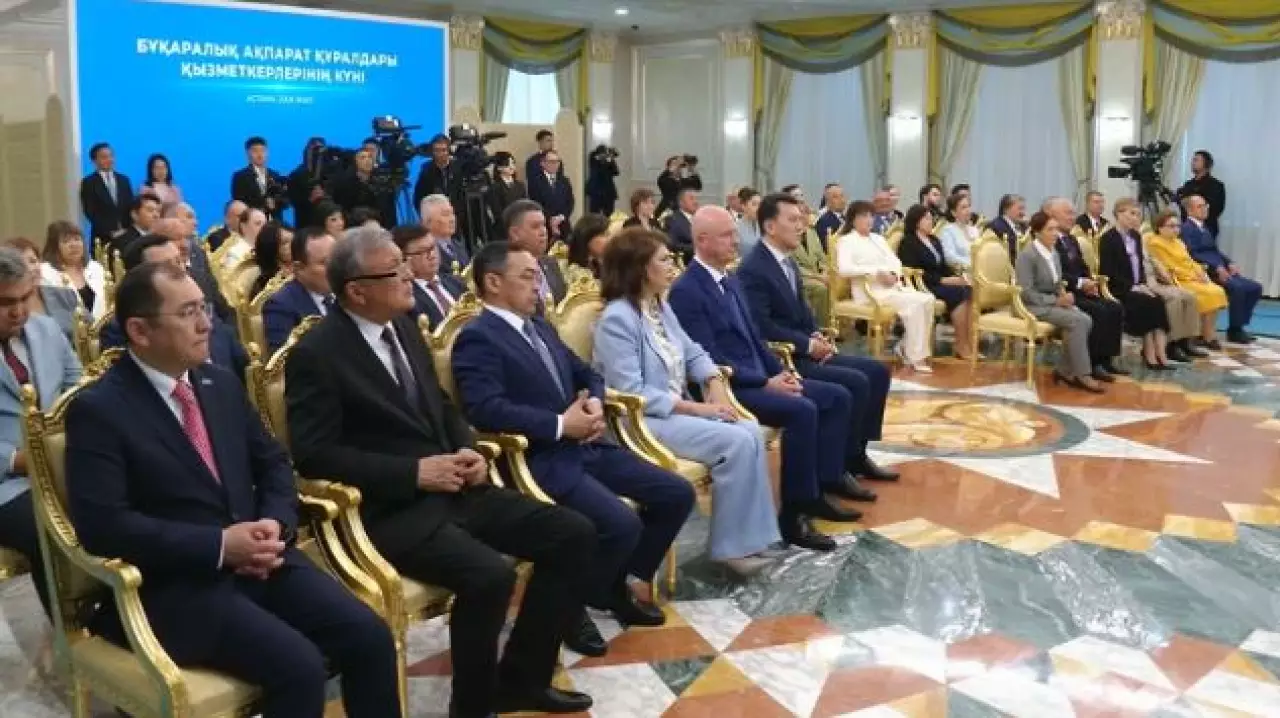 Президент БАҚ өкілдерін құттықтады