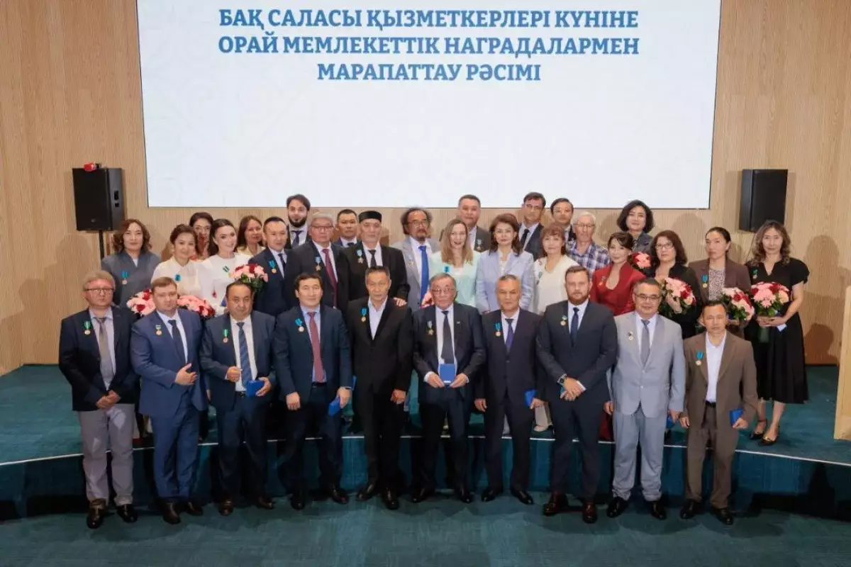 Мемлекет басшысының атынан Астанада бұқаралық ақпарат құралдарының үздік өкілдері марапатталды