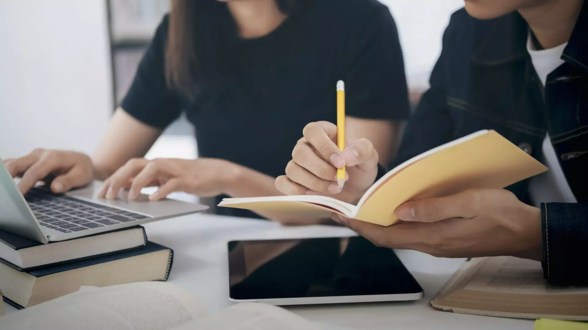 В Казахстане стартовал прием в колледжи: почему профориентация становится ключом к успешному выбору профессии