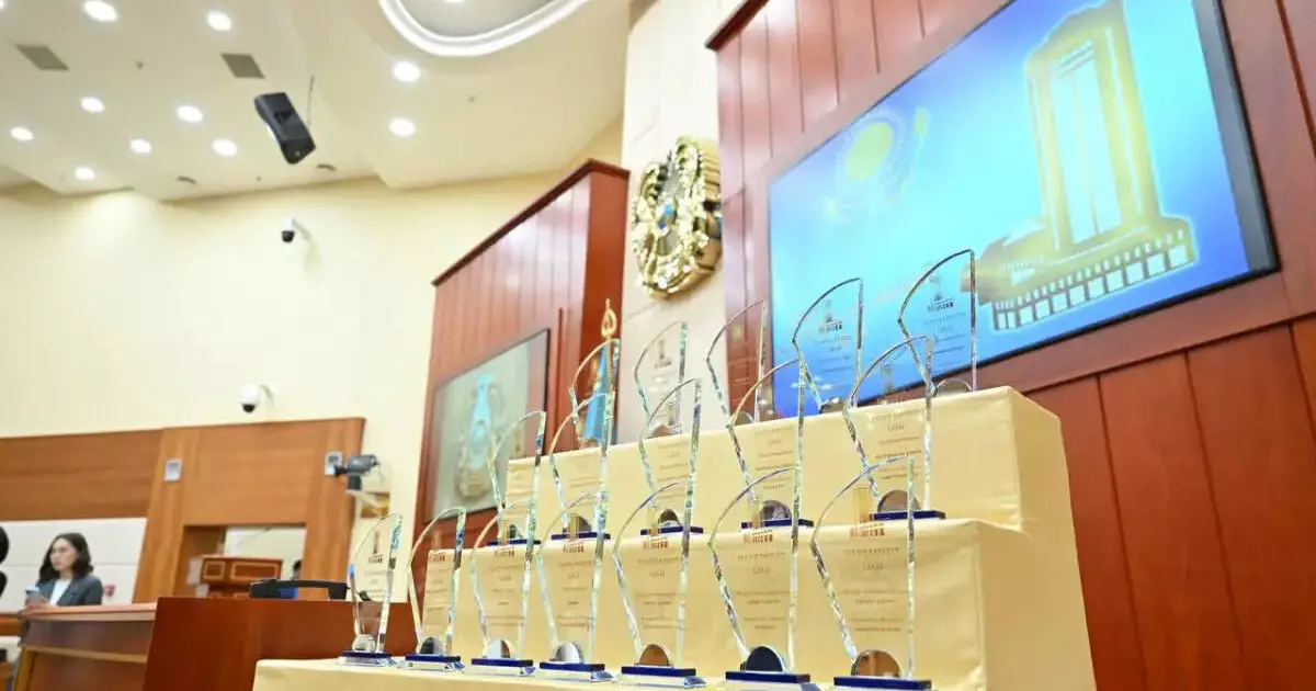   Мәжілісте «Парламент сөзі» сыйлығы табысталды   