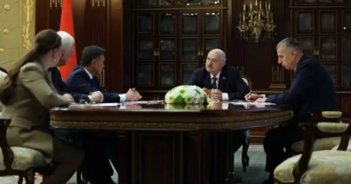  Лукашенко: Зеленский өкілдерімен Минскіде кездестім 