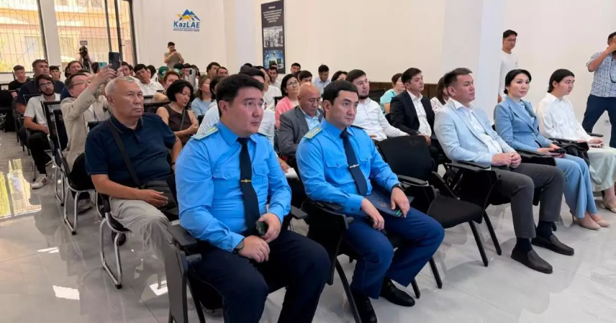   Алматыда заңсыз қоқыс үйінділерімен күресуге арналған цифрлық платформа таныстырылды   
