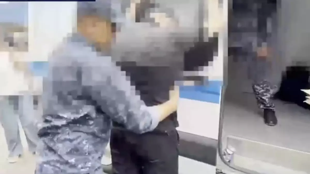  77 адамды алдап, 1,8 миллиард теңге жымқырған күдікті Қырғызстаннан экстрадицияланды 
