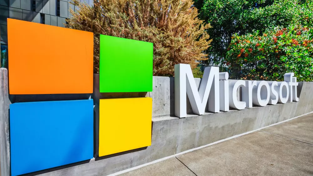 Microsoft Apple мен Sony-ден кейін құрылғылардың бағасын көтереді