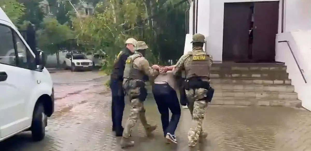 Актюбинец шантажировал бывшую интимными видео