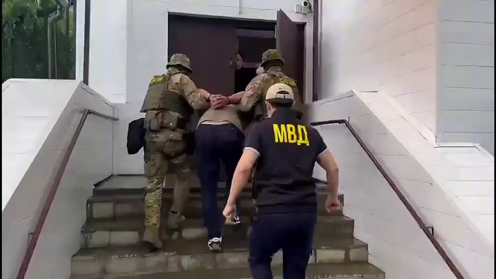 Ақтөбеде бұрынғы сүйіктісін интимдік видеомен бопсалаған азамат ұсталды (ВИДЕО)