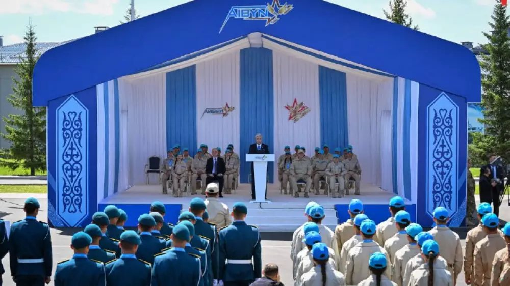 “Ерлік - елдің қасиеті“: Тоқаев Бауыржан Момышұлының сөзін еске алды