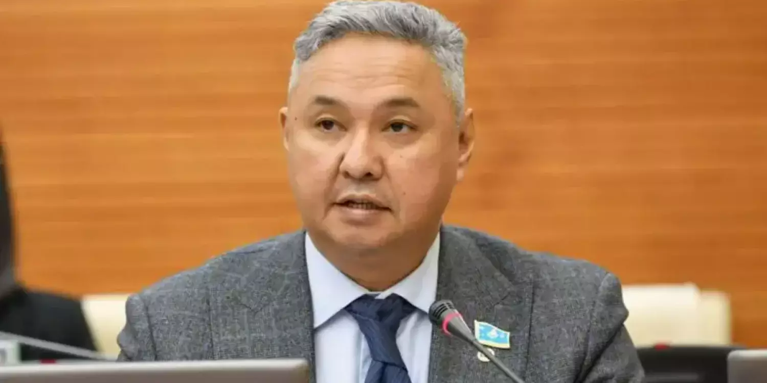 Азат Перуашев «Ақжол»-дан «800 млн теңге коттеджі» үшін кетті ме?