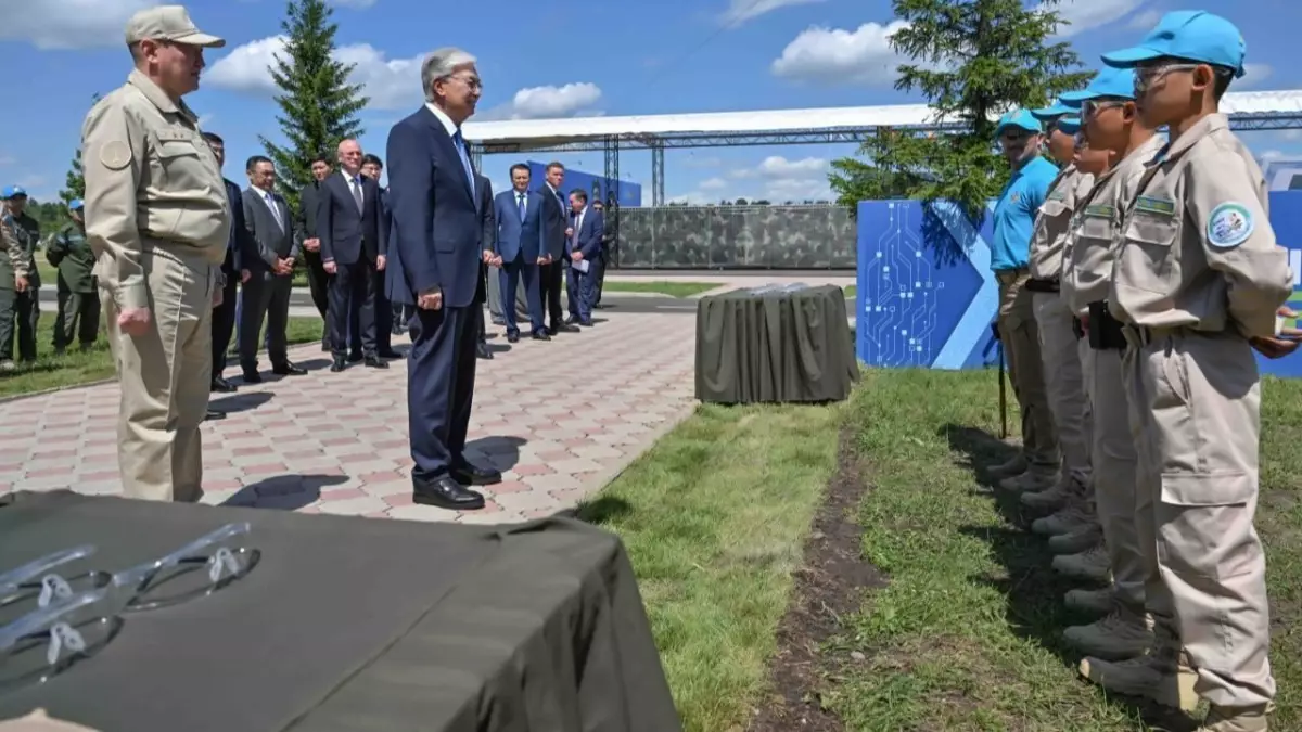  Қасым-Жомарт Тоқаев Шоқан Уәлиханов атындағы әскери колледжге барды 