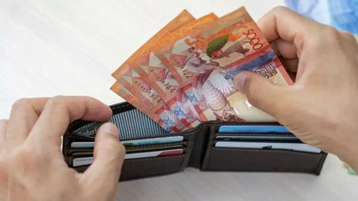 Тенге «усох» ради экономии миллионов: Сулейменов объяснил, в чем фишка, но скрыл смету - новости на Lada.kz 26.06.2026