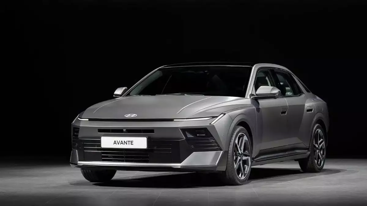 Новое поколение Hyundai Elantra горячо обсуждают в Сети