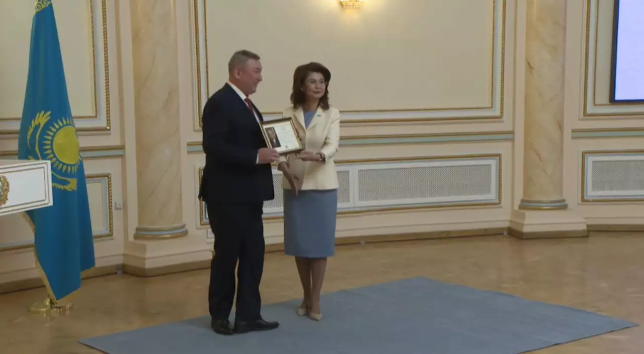 Президент атынан мемлекеттік наградалар тапсырылды