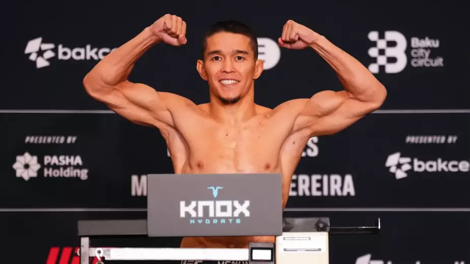 Асу Алмабаев - Чарльз Джонсон: Прямая трансляция боя на UFC Баку