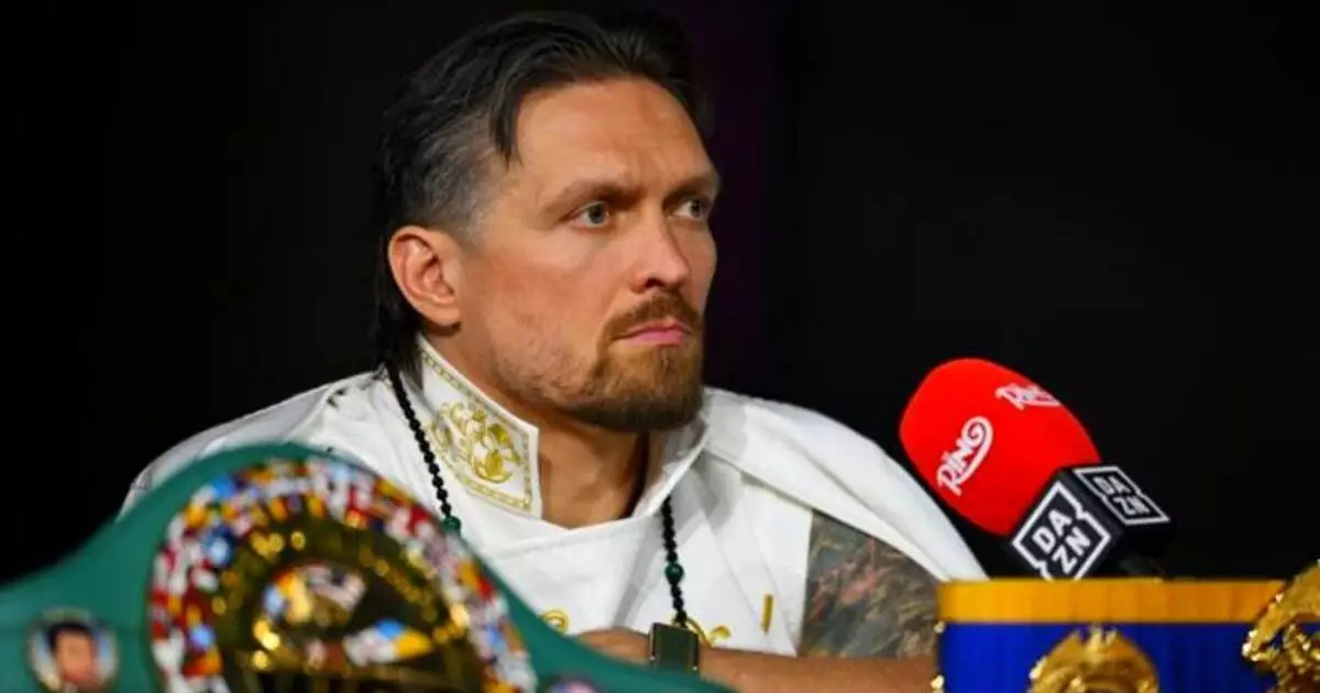  Александр Усик отказался от всех чемпионских поясов: что произошло 