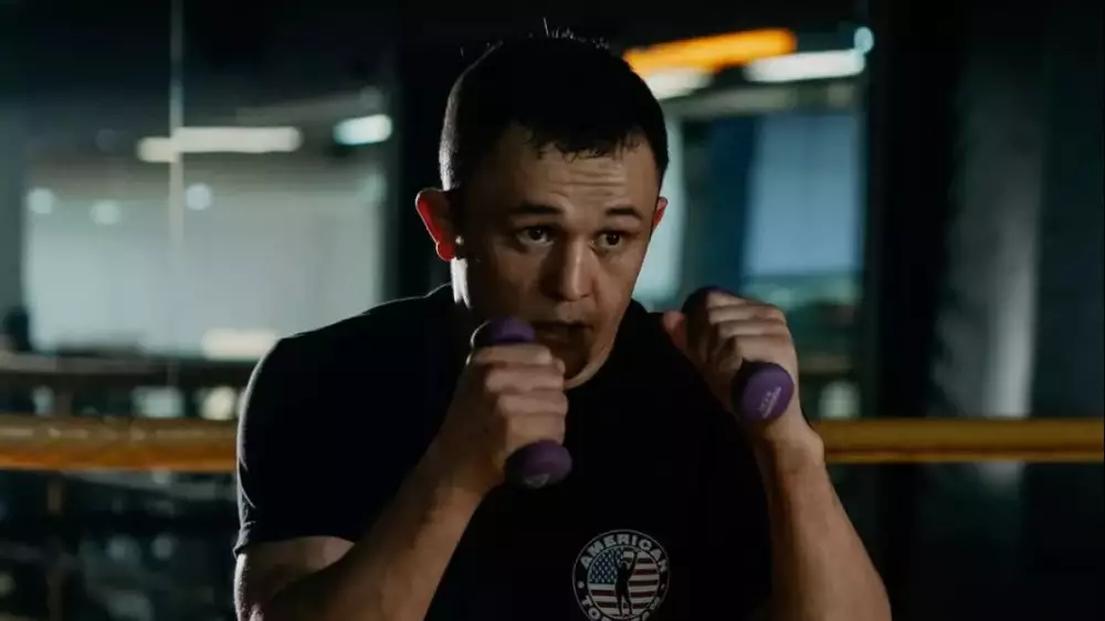 Бекзат Алмахан проиграл бразильцу на турнире UFC в Баку
