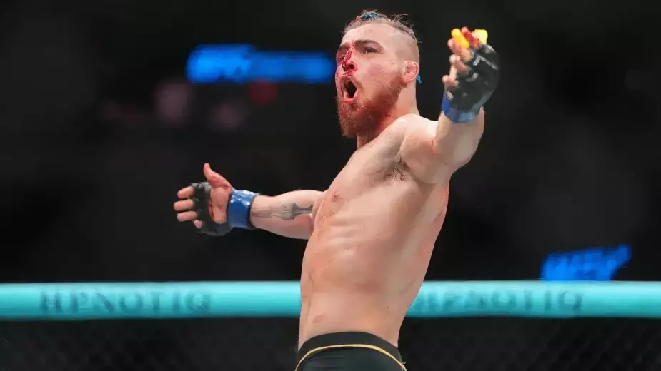 Экс-чемпион казахстанской лиги нокаутировал соперника на турнире UFC в Баку 