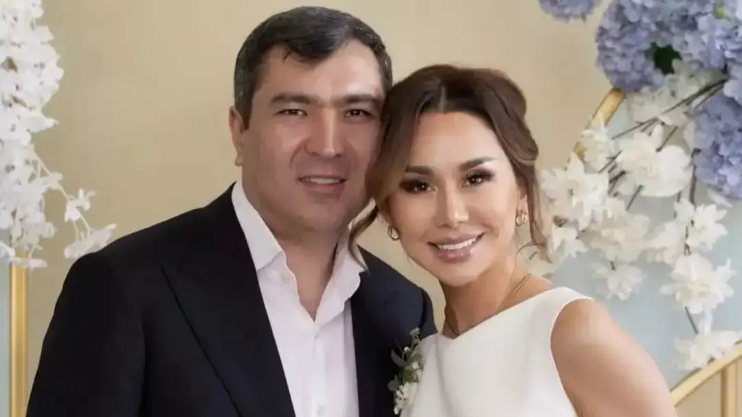  Динара Сәтжан жолдасын қаралағандарға жауап берді 