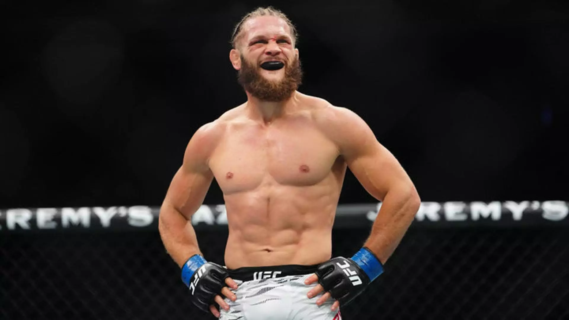 Рафаэль Физиев нокаутировал Мануэля Торреса в главном бою турнира UFC в Баку
