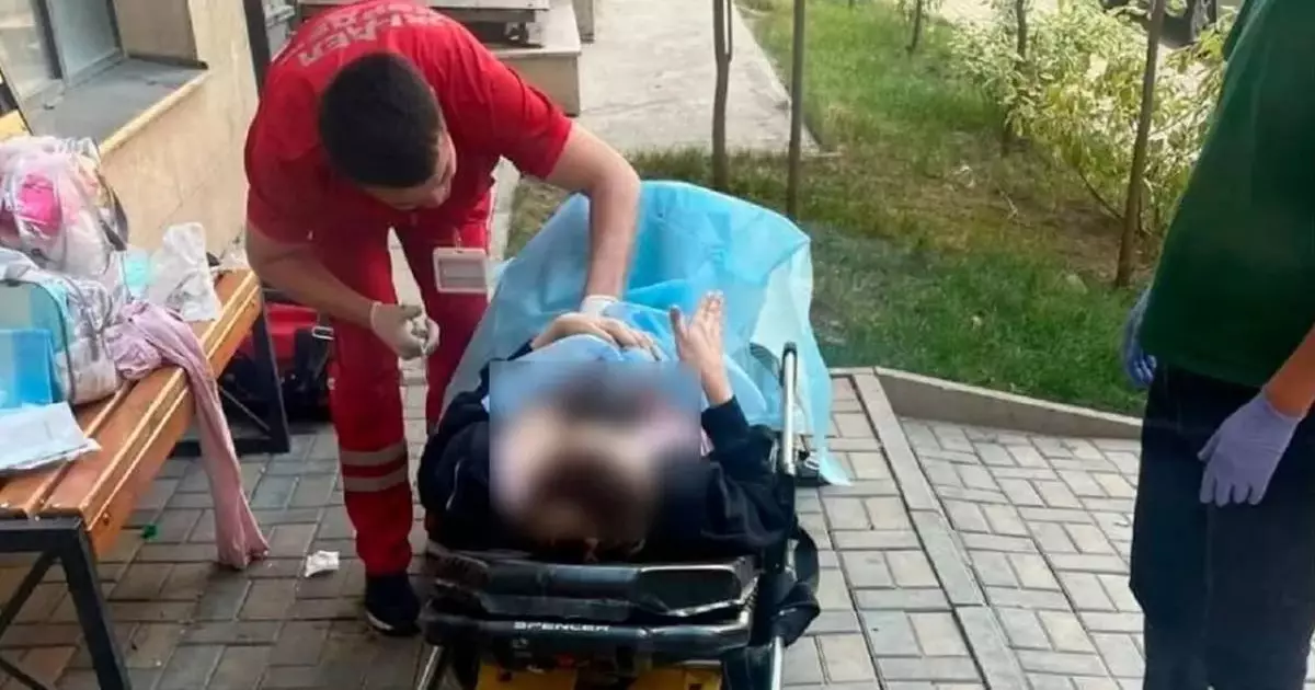  Алматыда әйел тұрғын үй кешенінің ауласында босанып қалды 