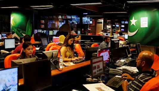 Пакистанский регулятор приостановил вещание телеканала Geo News на 15 дней из-за оскорбительной религиозной передачи.