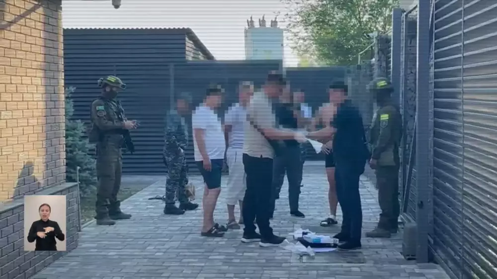 Қазақстандық Илон Маск жолынан тайды: полиция “мінсіз” есірткі зертханасы әшкереледі