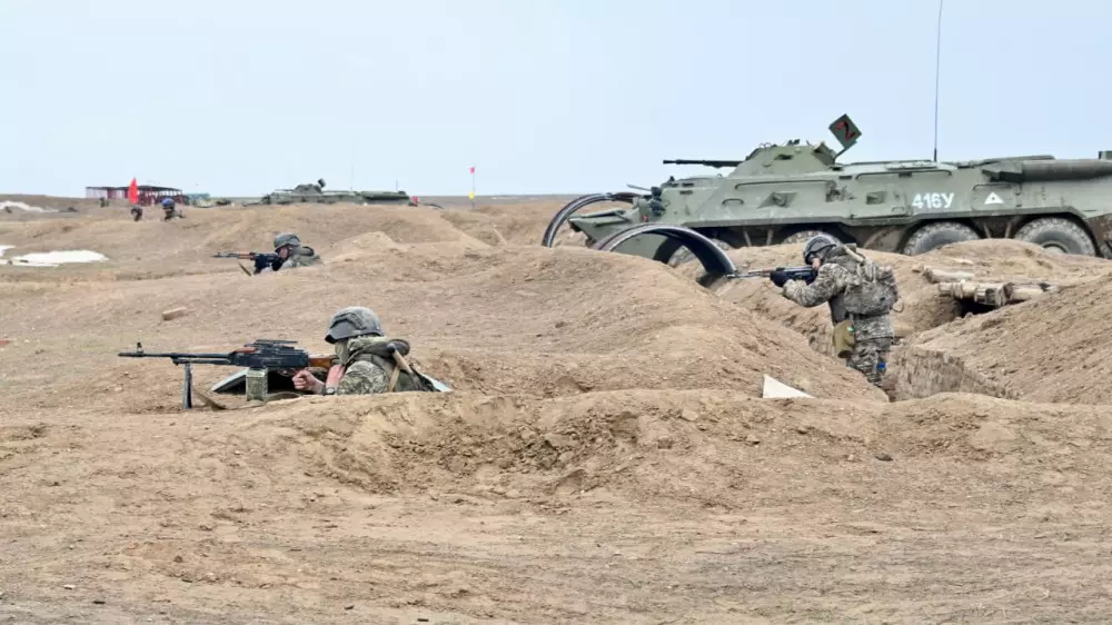 3000 взрослых казахстанцев заберут в армию на месяц - кого это не коснётся