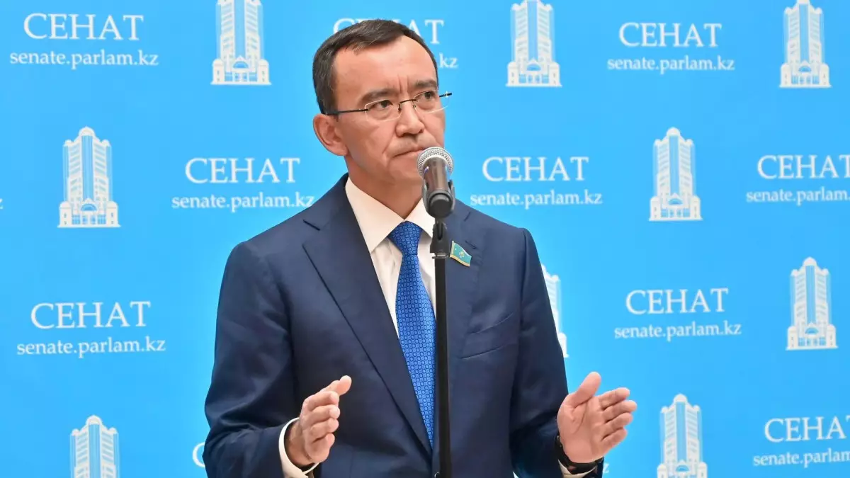  Әшімбаев: Ұлттық құрылтайға жаңа адамдар келуі керек 