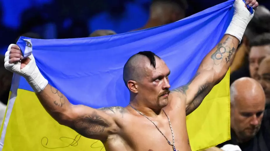 Найдено объяснение отказу Усика от всех чемпионских титулов