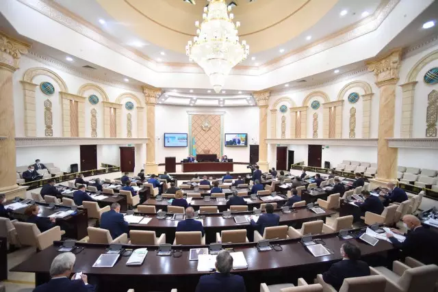 30 жыл бойы заң қабылдаған Сенаттың соңғы отырысы өтті