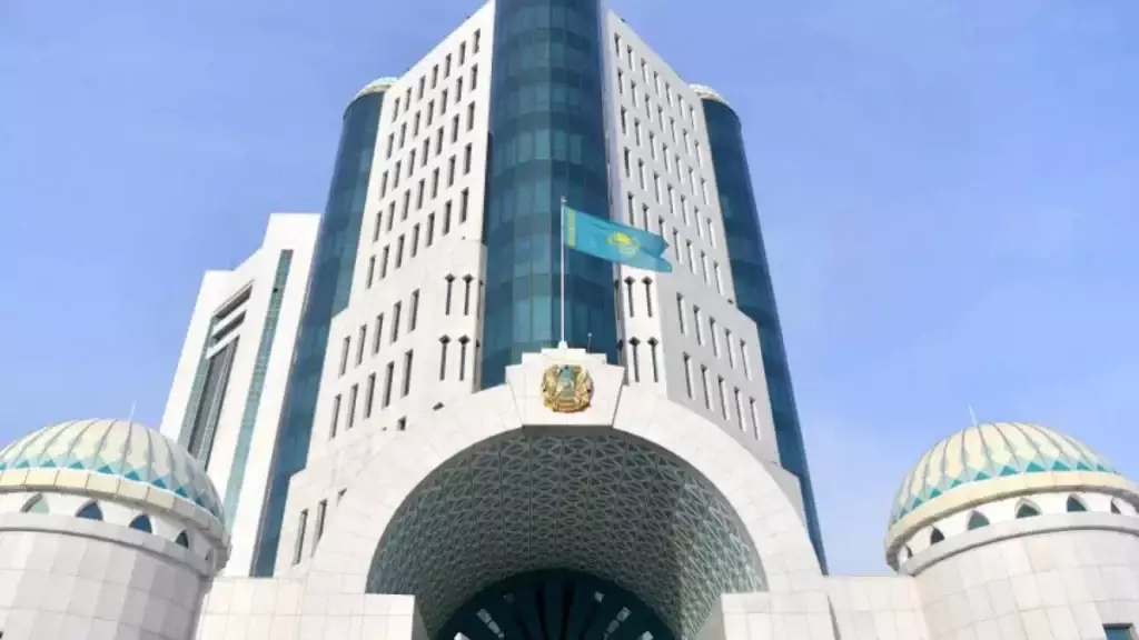 Сенат Казахстана провел последнее в своей истории заседание