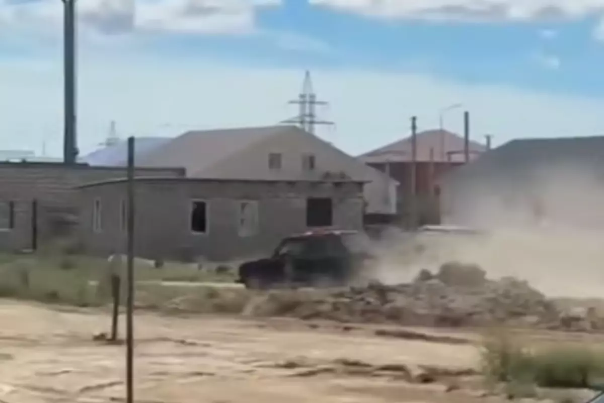 В Атырау водителя наказали за опасный дрифт