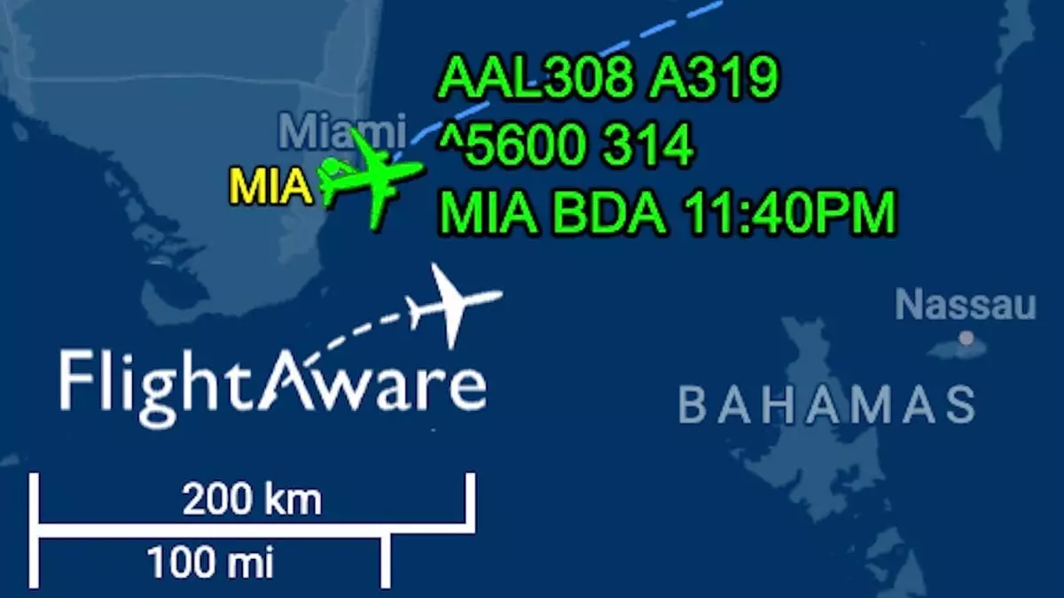 Рейс American Airlines прервал взлет в Майами после того, как бизнес-джет выехал на взлетно-посадочную полосу.